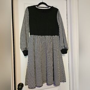 Chic Black and White Houndstooth Long Sleeve Dress